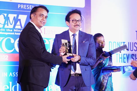 Our honourable Chancellor Shri Satyam Roychowdhury receives the